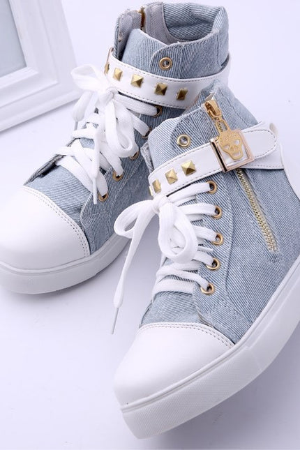 High-top canvas shoes