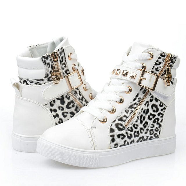 High-top canvas shoes