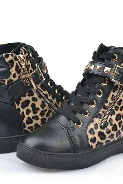 High-top canvas shoes