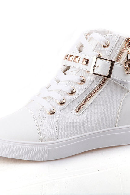 High-top canvas shoes