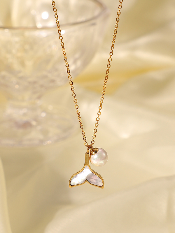 Ocean pearl shell necklace