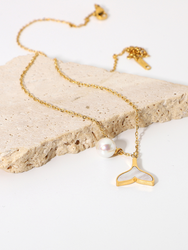 Ocean pearl shell necklace