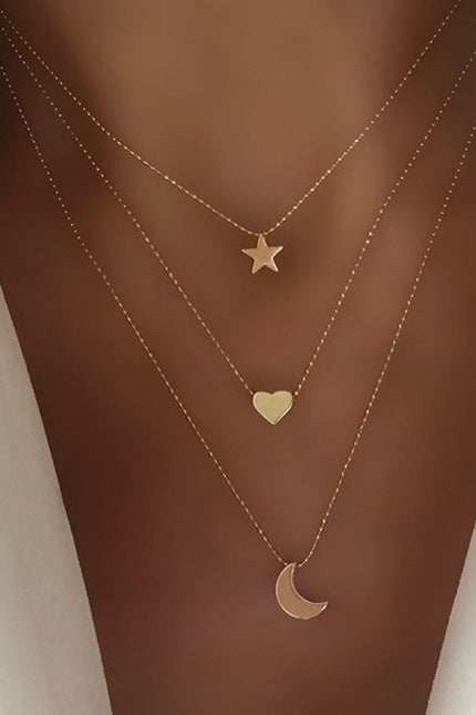 Personalized multi-layered necklace with small vertical pendant clavicle