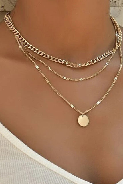 Personalized multi-layered necklace with small vertical pendant clavicle